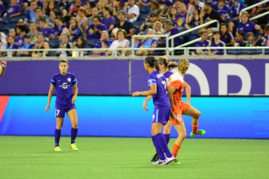 Orlando Pride sunucusu Houston Dash 23 Haziran 2016 'da Orlando Florida' daki Dünya Kampı Stadyumu 'nda..