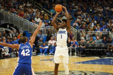 Orlando Magic 13 Ekim 2019 'da Florida, Orlando' daki Amway Center 'da Philadelphia 76ers' a ev sahipliği yaptı..  