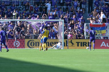 Orlando City 29 Nisan 2017 'de Orlando, Florida' daki Orlando City Stadyumu 'nda Colorado Rapids' e ev sahipliği yaptı.)