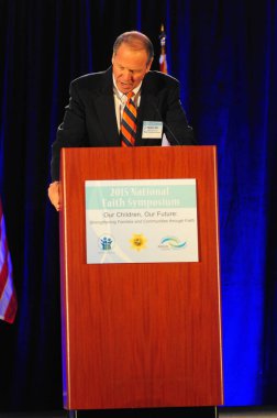 Florida Valisi Rick Scott 13 Ekim 2015 'te Orlando Florida' daki İnanç Sempozyumunda konuşma yapacak.. 