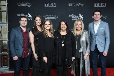 Karen Peck - Nashville Tennessee 'deki Lipscomb Üniversitesi' nde verilen 49. Dove Ödülleri 'nde kırmızı halıda Newriver. - Fotoğraf: Marty Jean-Louis