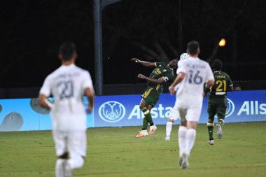Los Angeles Galaksisi, 14 Temmuz 2020 'de Orlando Florida ABD' deki ESPN Vahşi Spor Dünyası 'nda düzenlenen MLS Sırt Turnuvası sırasında Portland Timbers ile karşı karşıya geldi.