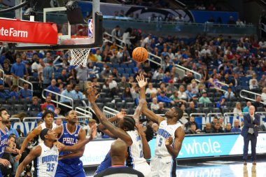 Orlando Magic 13 Ekim 2019 'da Florida, Orlando' daki Amway Center 'da Philadelphia 76ers' a ev sahipliği yaptı..