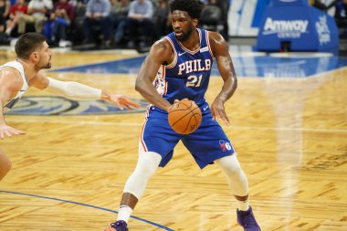 Orlando Magic 27 Aralık 2019 Cuma günü Orlando, Florida 'daki Amway Arena' da Philadelphia 76ers 'a ev sahipliği yapıyor..