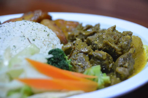 Hermoso Plato Deliciosa Comida Caribeña —  Fotos de Stock