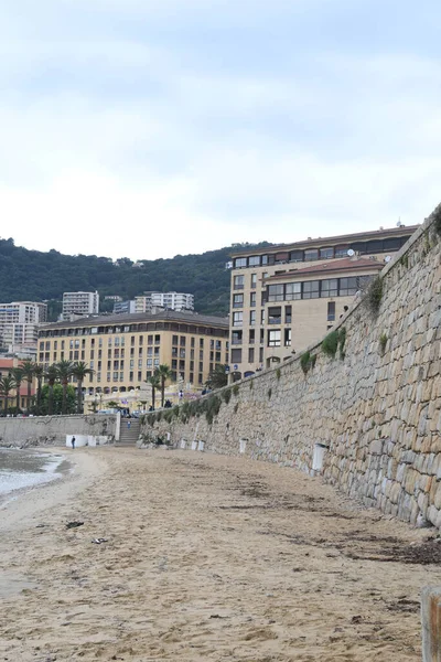 Sahilde ve sahil manzarası 