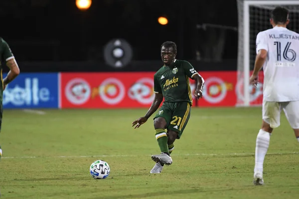 Los Angeles Galaksisi, 14 Temmuz 2020 'de Orlando Florida ABD' deki ESPN Vahşi Spor Dünyası 'nda düzenlenen MLS Sırt Turnuvası sırasında Portland Timbers ile karşı karşıya geldi.