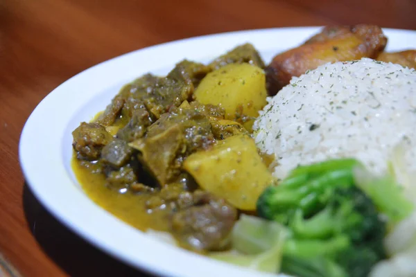 Hermoso Plato Deliciosa Comida Caribeña —  Fotos de Stock