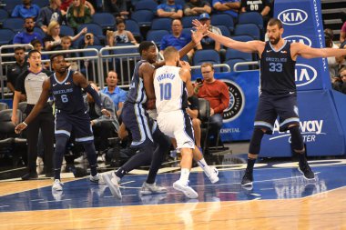 Orlando Magic 10 Ekim 2018 tarihinde Orlando Florda 'daki Amway Center' da Memphis Grizzilies 'e ev sahipliği yaptı..  
