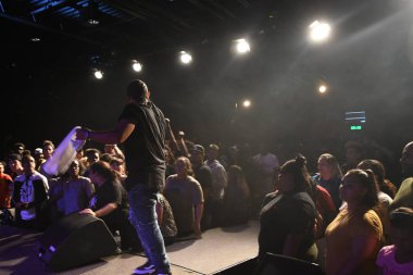 Crossover Kilisesi, 6 Ekim 2018 'de Tampa Florida' daki Crossover Kilisesi 'nde iki yıllık lezzet festivaline ev sahipliği yapıyor..  