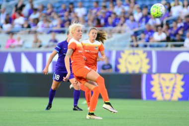 Orlando Pride sunucusu Houston Dash 23 Haziran 2016 'da Orlando Florida' daki Dünya Kampı Stadyumu 'nda..