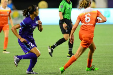 Orlando Pride sunucusu Houston Dash 23 Haziran 2016 'da Orlando Florida' daki Dünya Kampı Stadyumu 'nda..