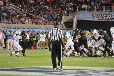 Kuzey Carolina 29 Aralık 2015 tarihinde Orlando Florida 'daki Kamp Dünya Stadyumu' nda oynanan Russell Atletizm Kupası 'nda Baylor ile karşılaşacak..