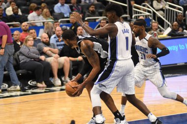 Orlando Magic, 19 Aralık 2018 tarihinde Orlando Florida 'daki Amway Center' da San Antonio Spurs 'a ev sahipliği yapmaktadır.. 