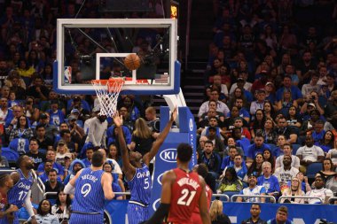 Orlando Magic 17 Ekim 2018 'de Orlando Florida' daki Amway Center 'da Miami Heat' i sunar..