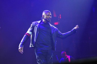 R & B Şarkıcısı Usher 12 Aralık 2014 'te Orlando Florida' daki Amway Center 'da sahne alacak..  