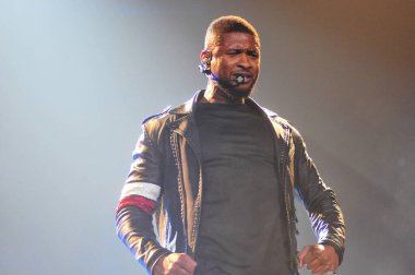 R & B Şarkıcısı Usher 12 Aralık 2014 'te Orlando Florida' daki Amway Center 'da sahne alacak..  