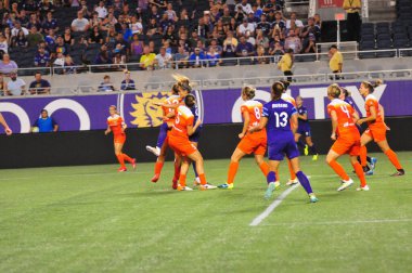 Orlando Pride sunucusu Houston Dash 23 Haziran 2016 'da Orlando Florida' daki Dünya Kampı Stadyumu 'nda..