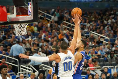 Orlando Magic 13 Ekim 2019 'da Florida, Orlando' daki Amway Center 'da Philadelphia 76ers' a ev sahipliği yaptı.. 