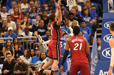 Orlando Magic 17 Ekim 2018 'de Orlando Florida' daki Amway Center 'da Miami Heat' i sunar..  