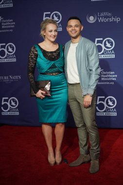 15 Ekim 2019 'da Nashville, Tennessee' deki Linbscome Üniversitesi 'nde verilen 50. GMA Dove Ödülleri sırasında kırmızı halı. 