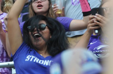 Orlando Pride 22 Nisan 2017 'de Orlando City Stadyumu' nda Washington Spirit 'e ev sahipliği yaptı..  