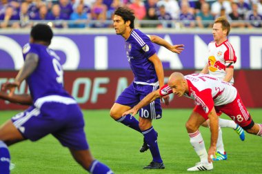 Orlando City SC, 6 Mayıs 2016 'da Orlando Florida' daki Dünya Kampı Stadyumu 'nda New York Red Bulls' a ev sahipliği yaptı.. 