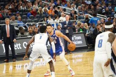 Orlando Magic 27 Aralık 2019 Cuma günü Orlando, Florida 'daki Amway Arena' da Philadelphia 76ers 'a ev sahipliği yapıyor..