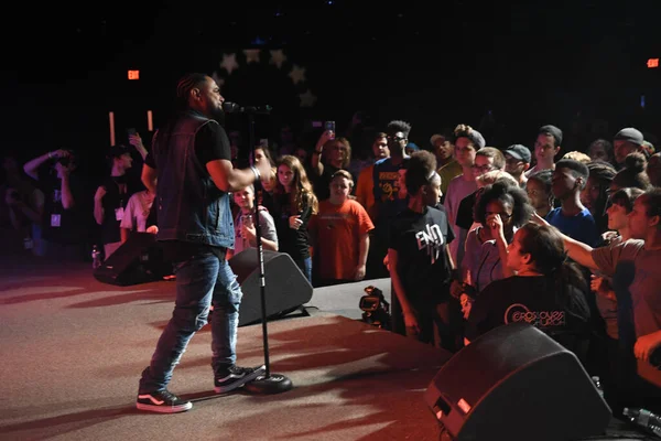 Crossover Kilisesi, 6 Ekim 2018 'de Tampa Florida' daki Crossover Kilisesi 'nde iki yıllık lezzet festivaline ev sahipliği yapıyor..  