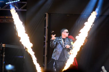 Baba Yankee ve Don Omar 7 Ağustos 2016 'da Orlando Florida' daki Amway Center 'da konser verdiler..  