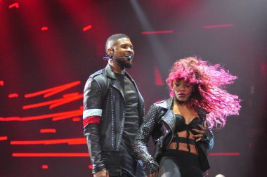 R & B Şarkıcısı Usher 12 Aralık 2015 'te Orlando Florida' daki Amway Center 'da sahne alacak.. 