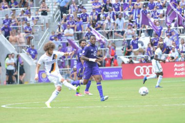Orlando City 15 Nisan 2017 'de Florida, Orlando' daki Citrus Bowl 'da Los Angeles Galaksisine ev sahipliği yaptı..  