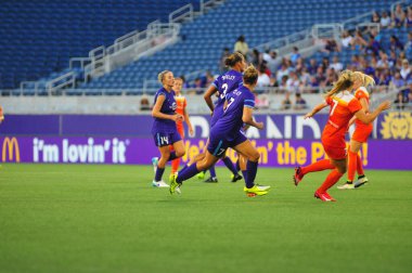 Orlando Pride sunucusu Houston Dash 23 Haziran 2016 'da Orlando Florida' daki Dünya Kampı Stadyumu 'nda..