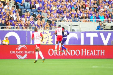 Orlando City SC, 6 Mayıs 2016 'da Orlando Florida' daki Dünya Kampı Stadyumu 'nda New York Red Bulls' a ev sahipliği yaptı.. 