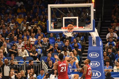 Orlando Magic 17 Ekim 2018 'de Orlando Florida' daki Amway Center 'da Miami Heat' i sunar..  