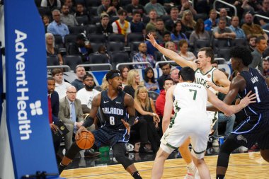 Orlando Magic, Orlando, Florida, ABD 'deki Amway Center' da Milwaukee Bucks 'a ev sahipliği yapıyor. 1 Kasım 2019.  