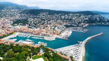 Şehir plajlı sahil manzarası çok güzel.