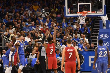 Orlando Magic 17 Ekim 2018 'de Orlando Florida' daki Amway Center 'da Miami Heat' i sunar..