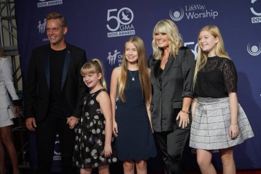 15 Ekim 2019 'da Nashville, Tennessee' deki Linbscome Üniversitesi 'nde verilen 50. GMA Dove Ödülleri sırasında kırmızı halı. 