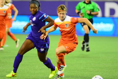 Orlando Pride sunucusu Houston Dash 23 Haziran 2016 'da Orlando Florida' daki Dünya Kampı Stadyumu 'nda..