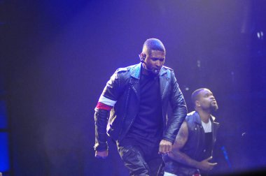 R & B Şarkıcısı Usher 12 Aralık 2014 'te Orlando Florida' daki Amway Center 'da sahne alacak..  