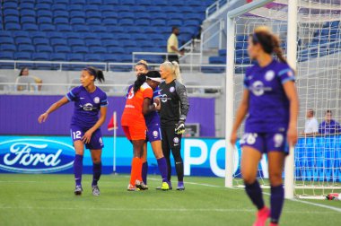 Orlando Pride sunucusu Houston Dash 23 Haziran 2016 'da Orlando Florida' daki Dünya Kampı Stadyumu 'nda..