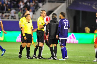 Orlando City SC, 6 Mayıs 2016 'da Orlando Florida' daki Dünya Kampı Stadyumu 'nda New York Red Bulls' a ev sahipliği yaptı..