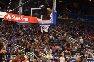 Orlando Magic 17 Ekim 2018 'de Orlando Florida' daki Amway Center 'da Miami Heat' i sunar..