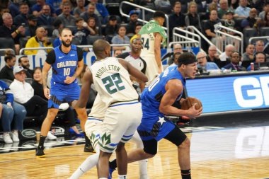 Orlando Magic, 8 Şubat 2020 tarihinde Orlando Florida 'daki Amway' de Milwaukee Bucks 'a ev sahipliği yaptı..  