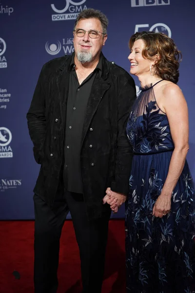 15 Ekim 2019 'da Nashville, Tennessee' deki Linbscome Üniversitesi 'nde verilen 50. GMA Dove Ödülleri sırasında kırmızı halı. 