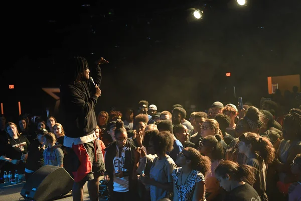 Crossover Kilisesi, 6 Ekim 2018 'de Tampa Florida' daki Crossover Kilisesi 'nde iki yıllık lezzet festivaline ev sahipliği yapıyor.. 