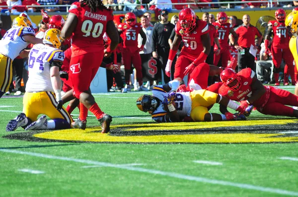 Lsu Gezicht Louisville Tijdens 71E Citrus Bowl Camping World Stadium — Stockfoto