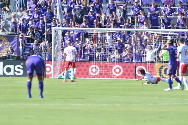 Orlando City SC, 9 Nisan 2019 'da Orlando, Florida' daki Citrus Bowl 'da New York Red Bulls' a ev sahipliği yapıyor.. 