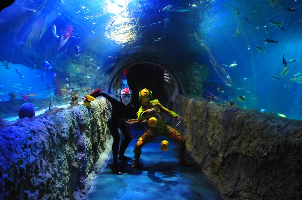 30 Ağustos 2016 'da Orlando Florida' daki güzel Orlando Eye 'daki Cirque du Soleil gösterisi.